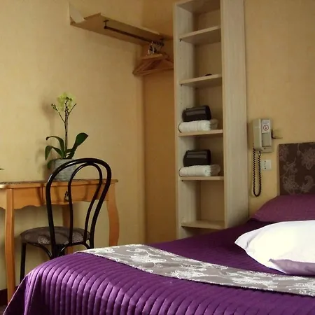 Le Marais Restaurant Au Petit Challandais 2*