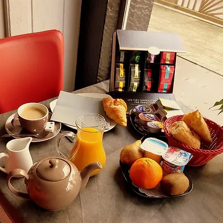 Hotel Le Marais Restaurant Au Petit Challandais 2*